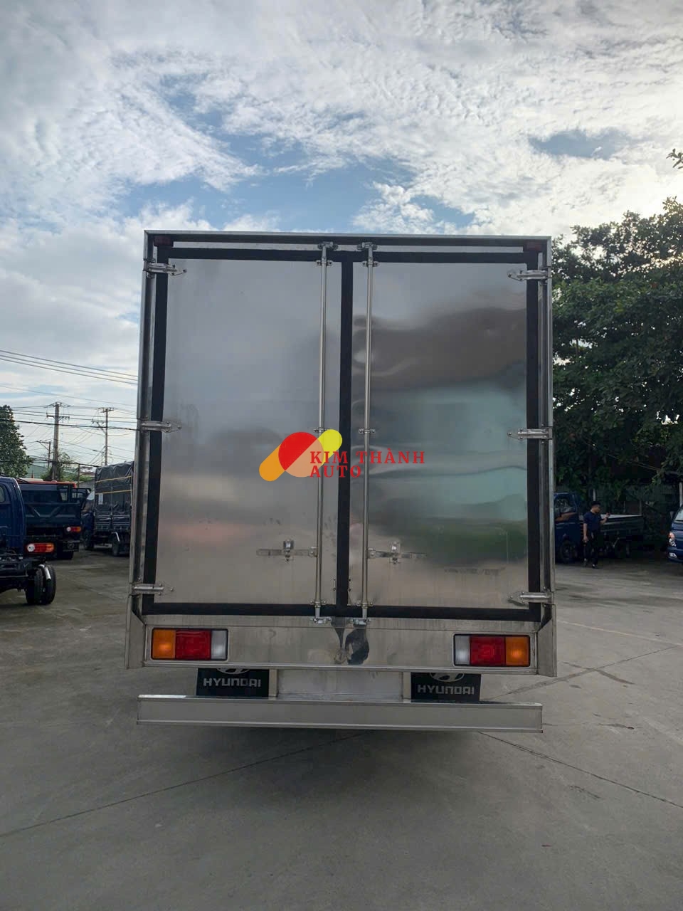 Xe tải Hyundai W11S 6.5 tấn thùng kín dài 5m - Ảnh 3