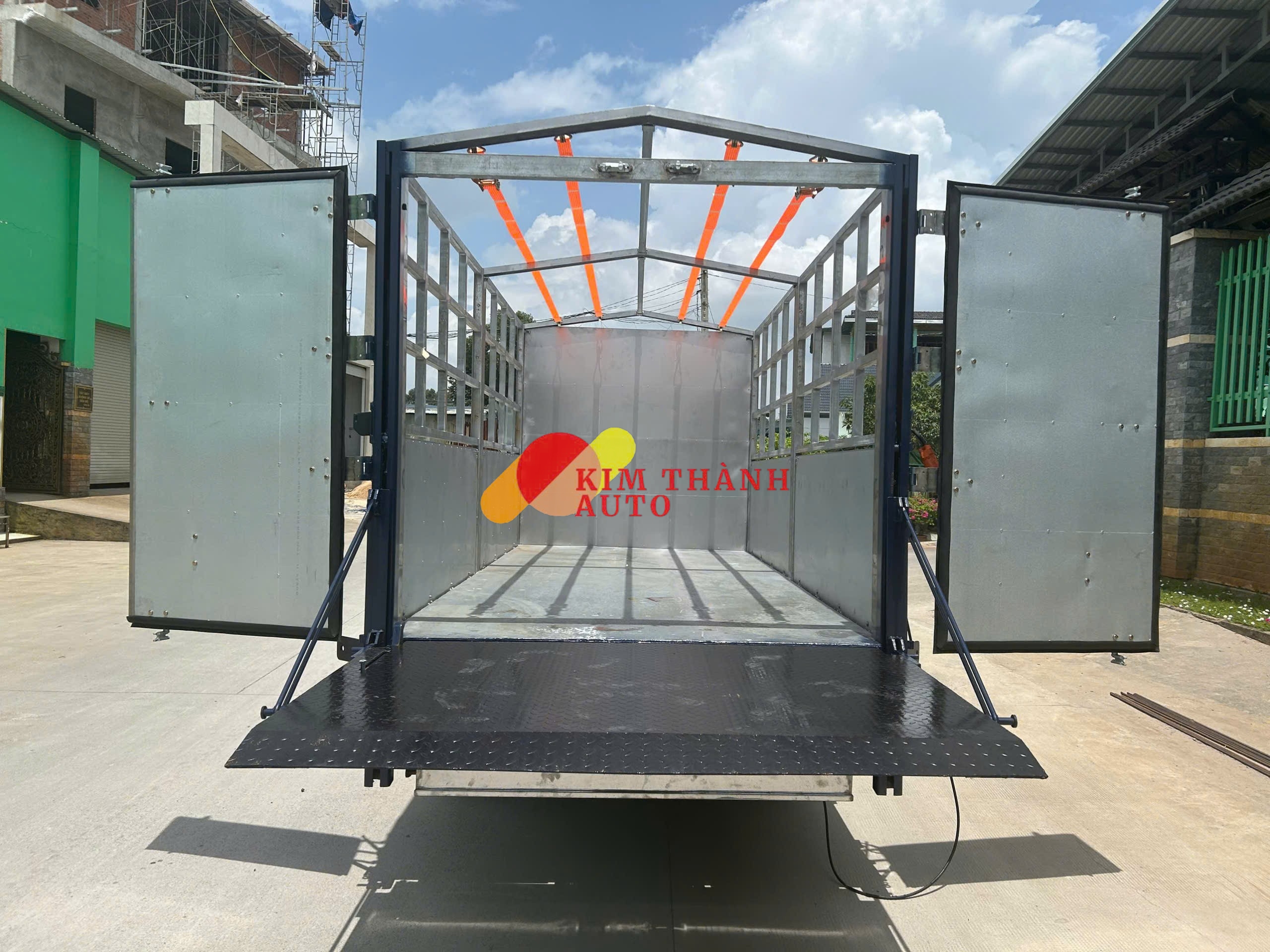 Xe tải Hyundai N650L 3.5 tấn thùng bạt bửng nâng - Ảnh 5