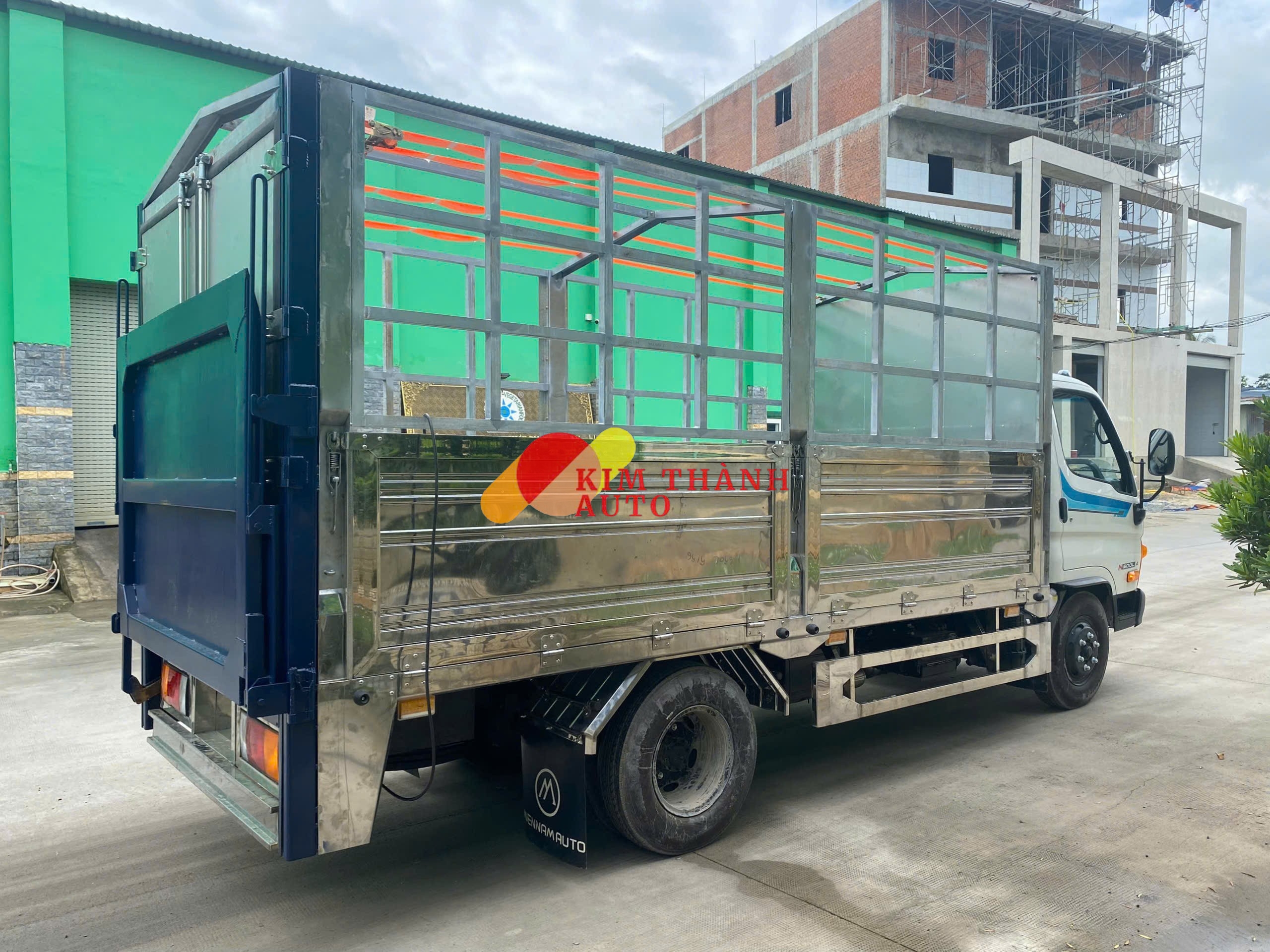Xe tải Hyundai N500L 1.9 Tấn thùng bạt bửng nâng - Ảnh 3