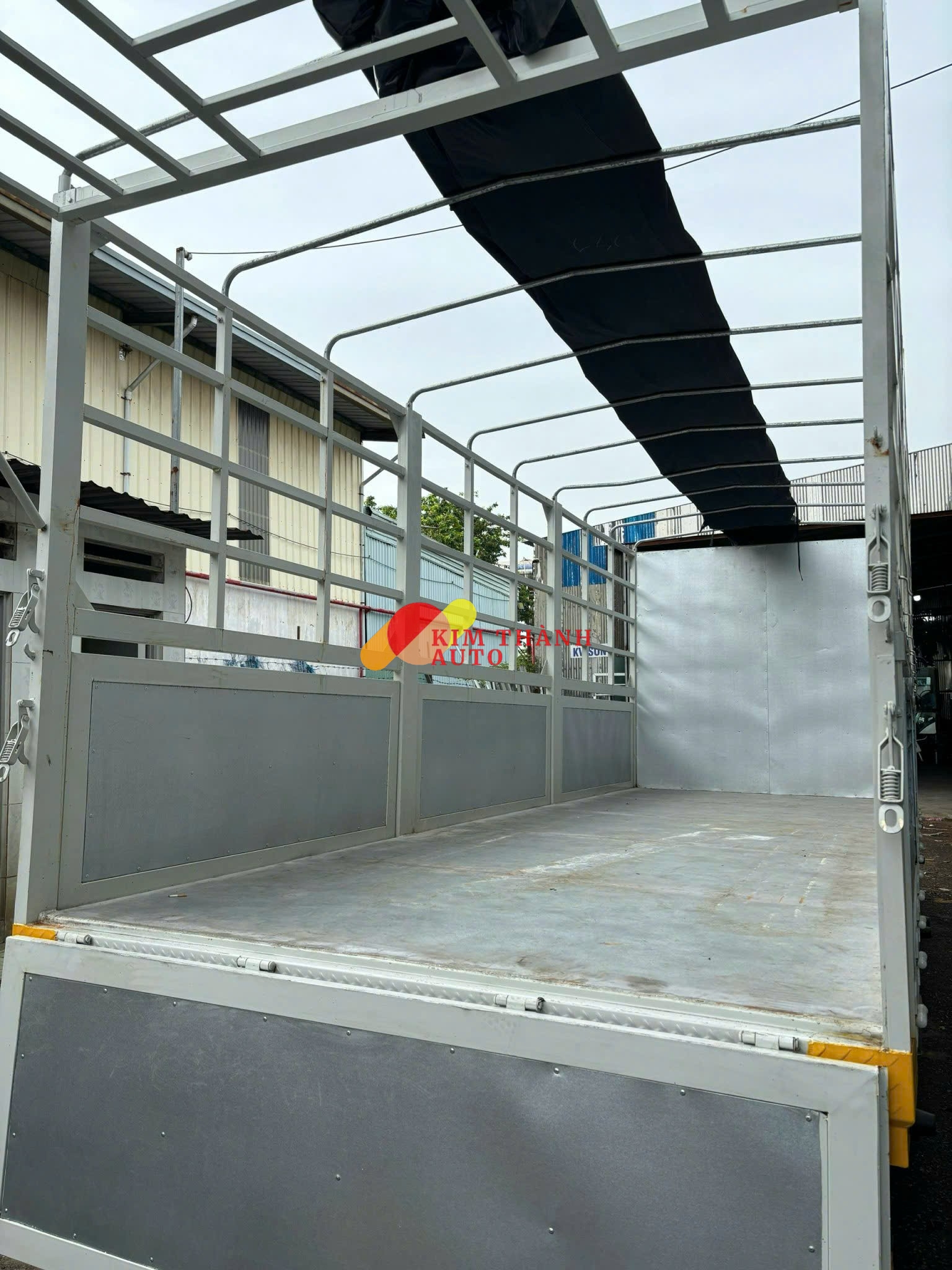 Xe tải Isuzu NPR350 3T5 Thùng Dài 6M2 - Ảnh 7