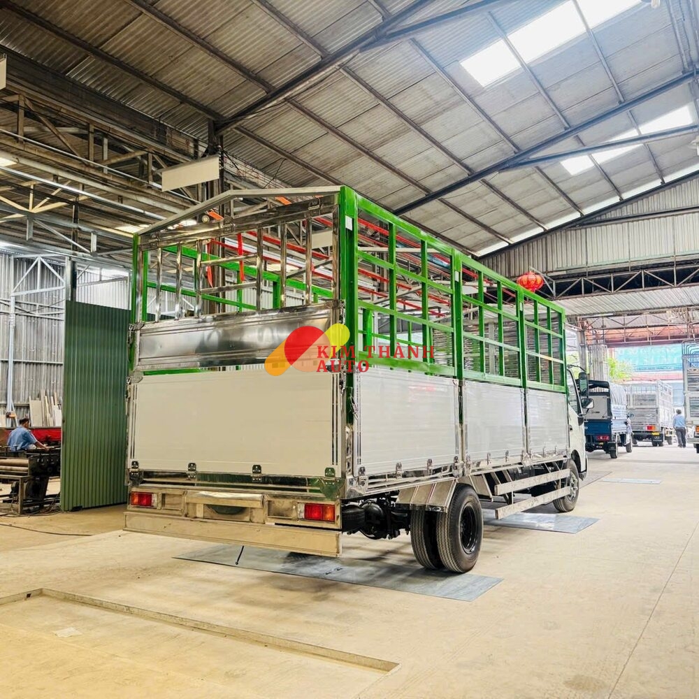 Xe Hino XZU720L 3T5 Thùng Mui Bạt 5m2 - Ảnh 2