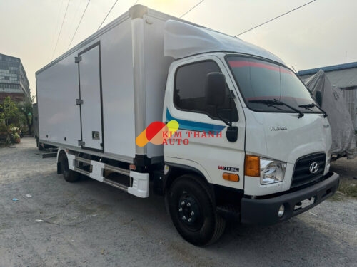 Xe Hyundai 6.8 Tấn W11SL Thùng Kín Composite 5m7