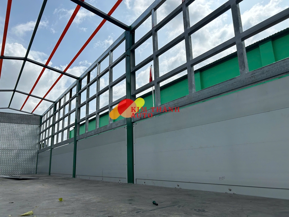 Xe Hyundai HD320 17 TấnThùng Mui Bạt 12M2 - Ảnh 3