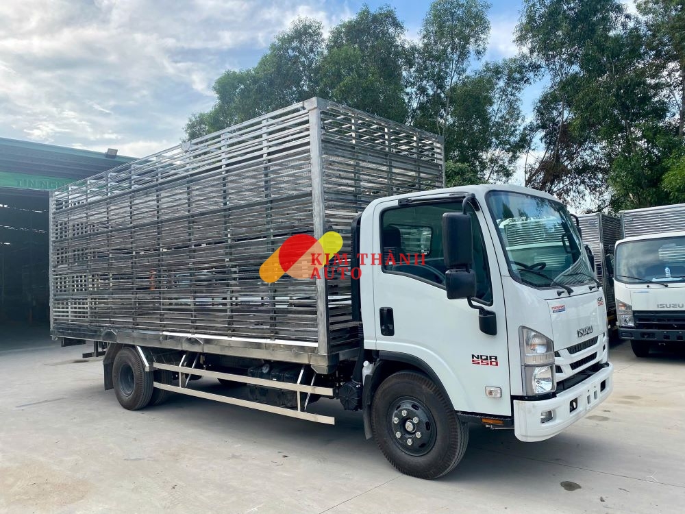 Xe Isuzu NQR550 5T Thùng Chở Gia Cầm