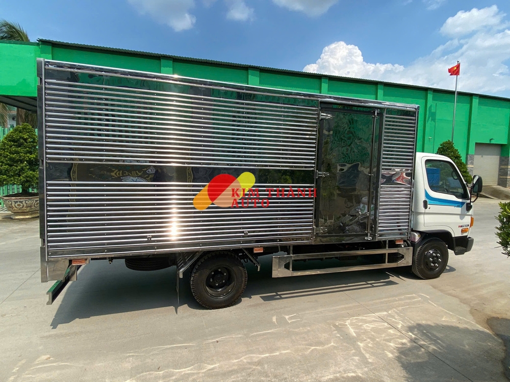 Xe Hyundai W750L 3T5 Thùng Kín Inox 4M9 - Ảnh 2