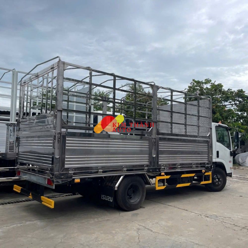 Xe Isuzu NPR350 3T5 Thùng Mui Bạt 6M2 - Ảnh 3
